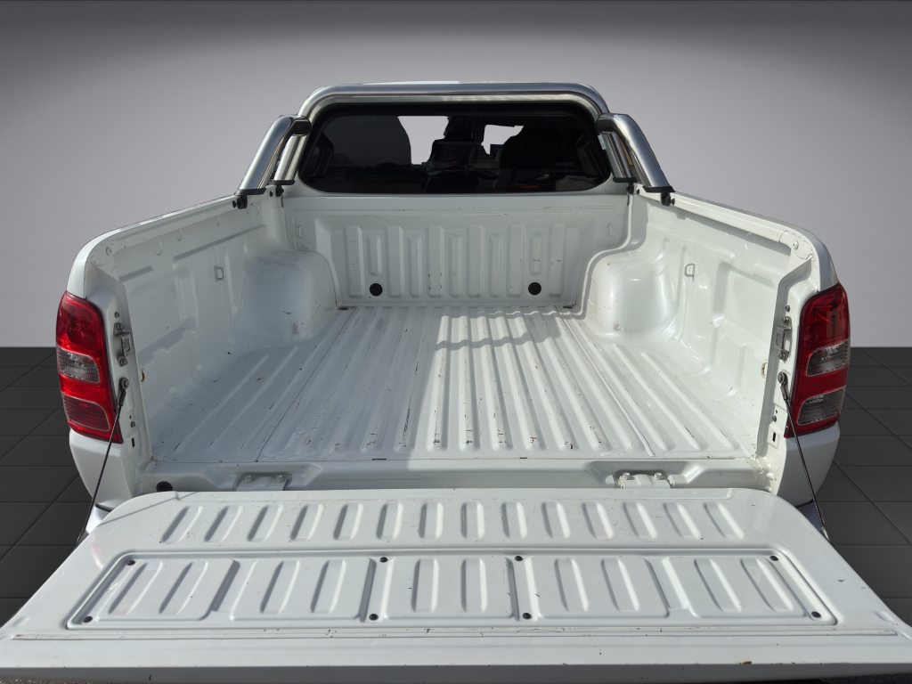 MITSUBISHI L200 D-Cab pick-up 2.4 DID 181 4x4 Style, Diesel, Occasioni / Usate, Automatico - 5