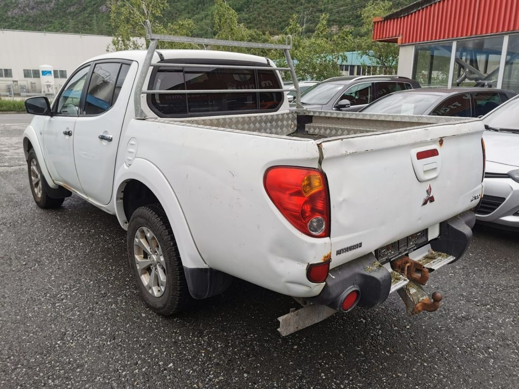 MITSUBISHI L200 D-Cab Pick-up 2.5 DID HP 178 4x4 Intense, Diesel, Occasion / Gebraucht, Handschaltung - 4
