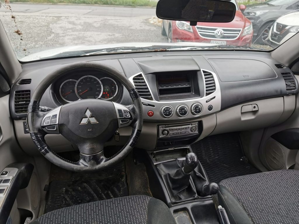 MITSUBISHI L200 D-Cab Pick-up 2.5 DID HP 178 4x4 Intense, Diesel, Occasion / Gebraucht, Handschaltung - 6