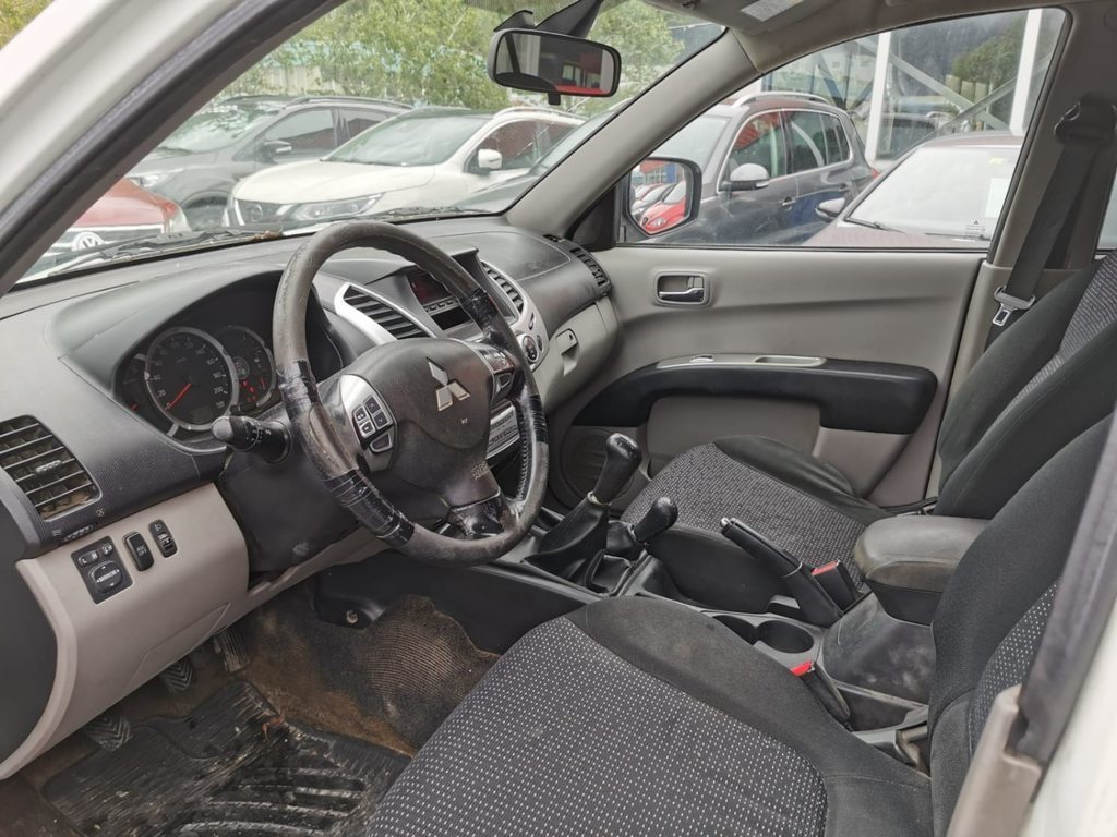 MITSUBISHI L200 D-Cab Pick-up 2.5 DID HP 178 4x4 Intense, Diesel, Occasion / Gebraucht, Handschaltung - 7