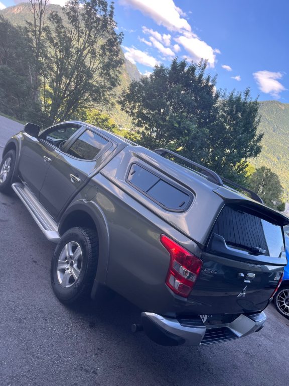MITSUBISHI L200 2.4 DID 181 4x4 Diamond, Diesel, Occasion / Gebraucht, Automatik - 2