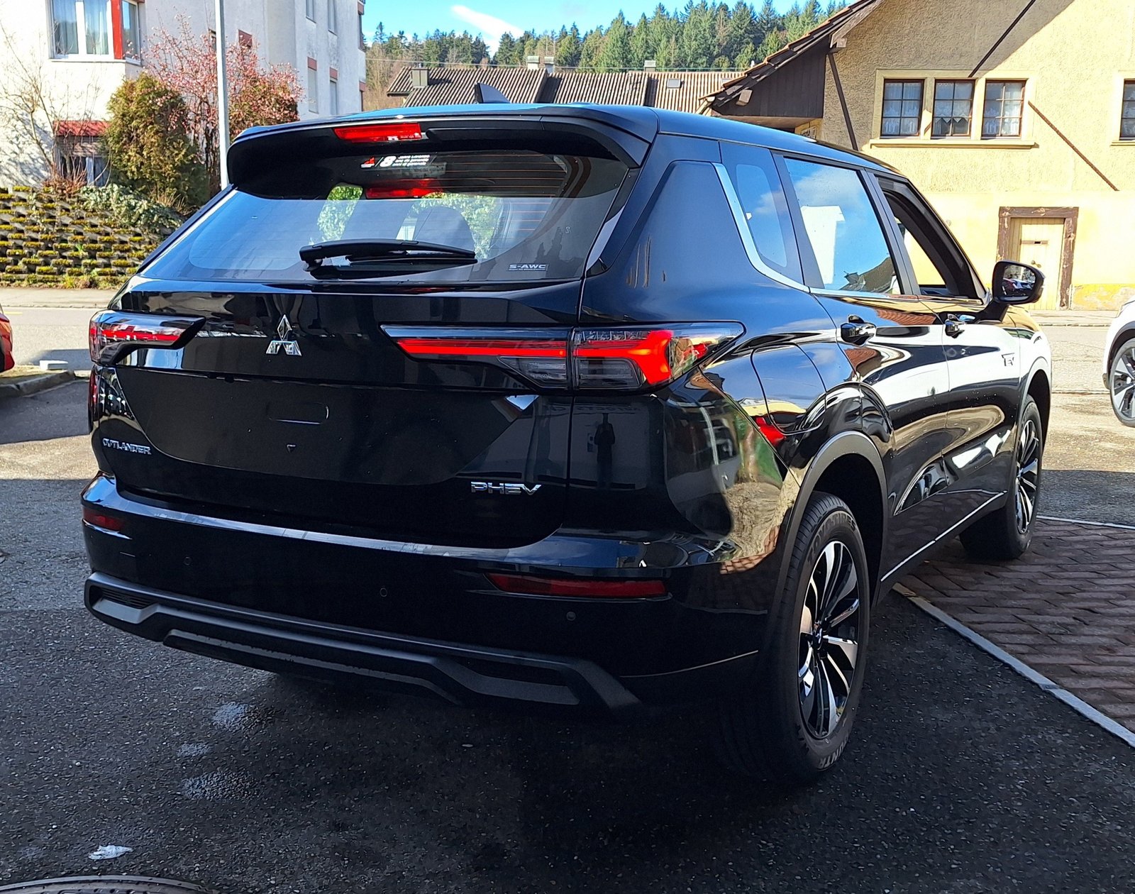 MITSUBISHI Outlander PHEV Inform Helvetia, Hybride Rechargeable Essence/Électricité, Voiture nouvelle, Automatique - 3