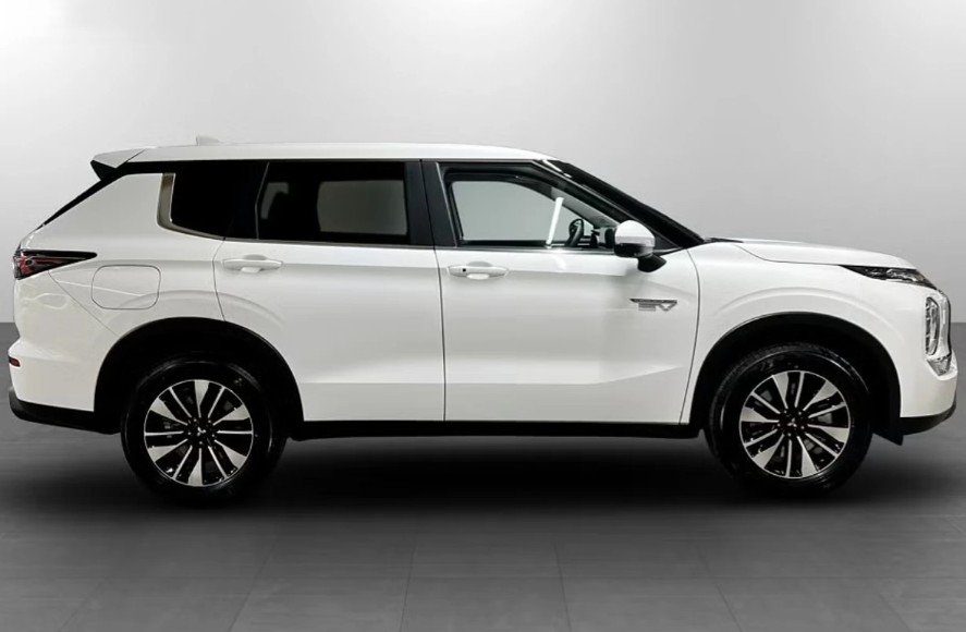 MITSUBISHI Outlander 2.4 PHEV Inform 4WD Automatic, Plug-in-Hybrid Benzin/Elektro, Neuwagen, Automatik - 2