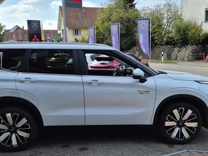 MITSUBISHI Outlander 2.4 PHEV Intense 4WD Automatic, Plug-in-Hybrid Benzin/Elektro, Vorführwagen, Automatik