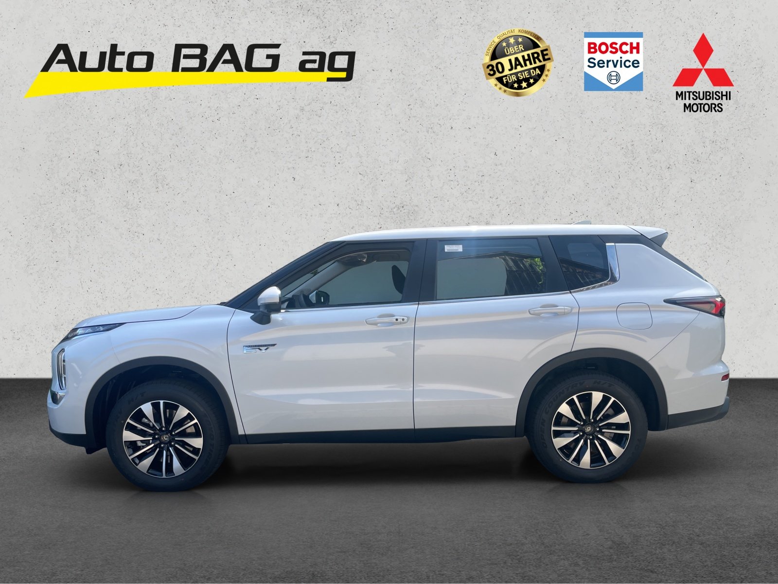 MITSUBISHI Outlander 2.4 PHEV Inform 4x4, Plug-in-Hybrid Benzin/Elektro, Neuwagen, Automatik - 2