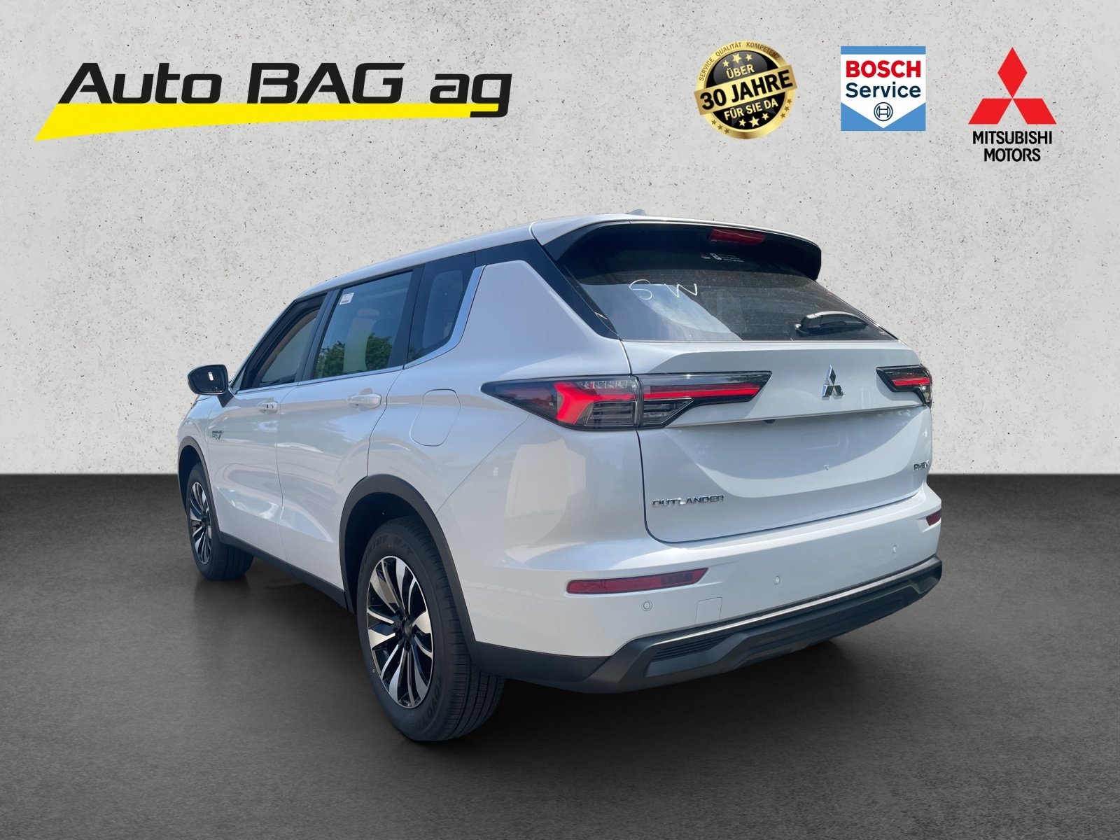 MITSUBISHI Outlander 2.4 PHEV Inform 4x4, Plug-in-Hybrid Benzin/Elektro, Neuwagen, Automatik - 3