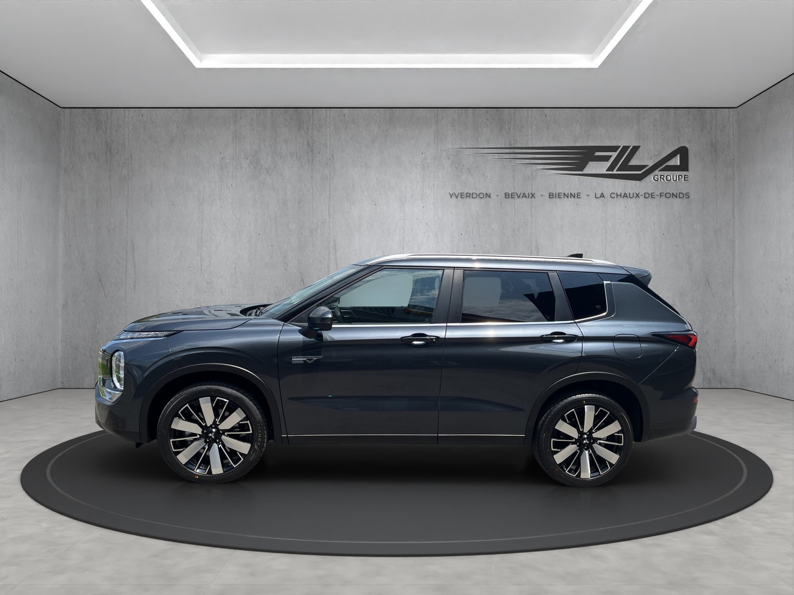 MITSUBISHI OUTLANDER 2.4 PHEV Intense 4x4, Plug-in-Hybrid Benzin/Elektro, Neuwagen, Automatik - 4