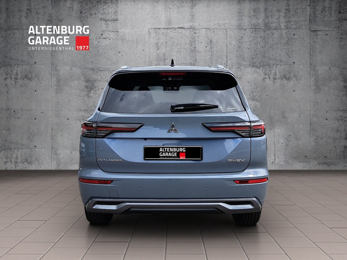 MITSUBISHI Outlander 2.4 PHEV Instyle 4x4, Plug-in-Hybrid Benzina/Elettrica, Auto nuove, Automatico - 4