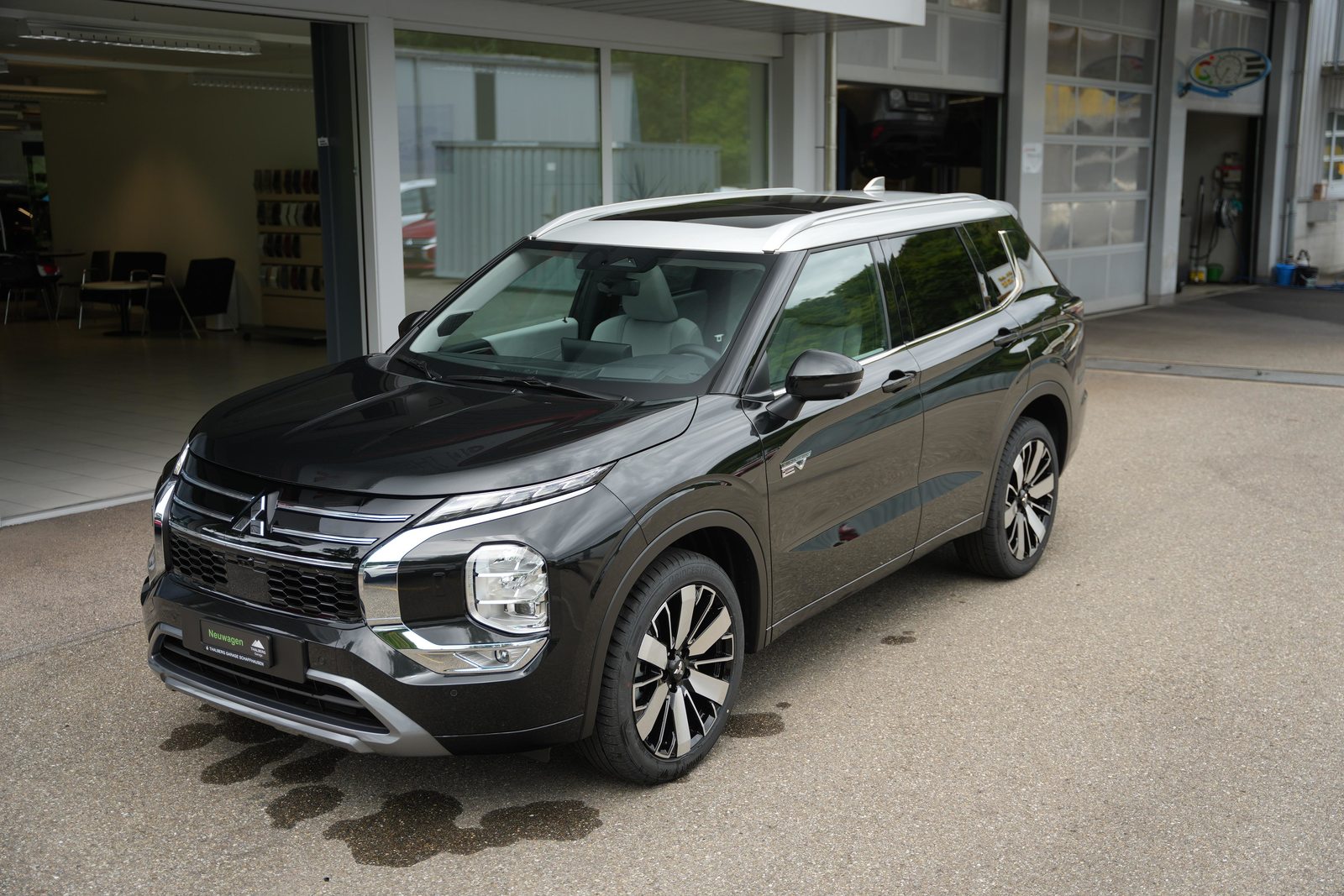 MITSUBISHI Outlander 2.4 PHEV Instyle 4x4, Hybride Rechargeable Essence/Électricité, Voiture nouvelle, Automatique - 2