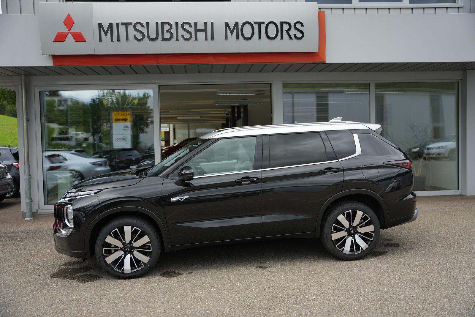 MITSUBISHI Outlander 2.4 PHEV Instyle 4x4, Hybride Rechargeable Essence/Électricité, Voiture nouvelle, Automatique - 3