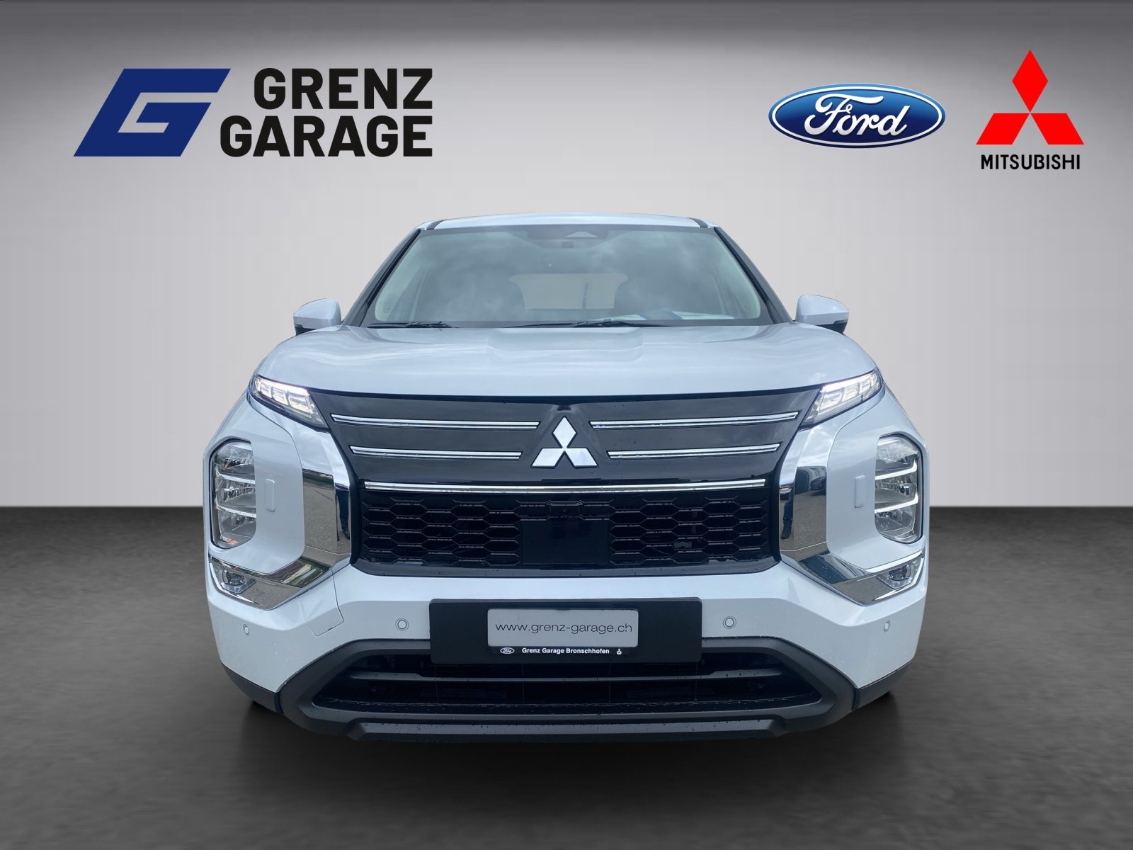 MITSUBISHI Outlander 2.4 PHEV Invite 4x4, Plug-in-Hybrid Benzin/Elektro, Neuwagen, Automatik - 4