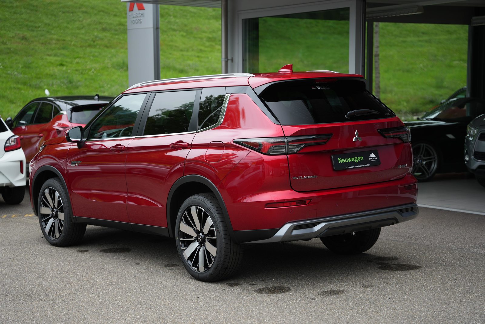MITSUBISHI Outlander 2.4 PHEV Intense 4x4, Plug-in-Hybrid Petrol/Electric, New car, Automatic - 4