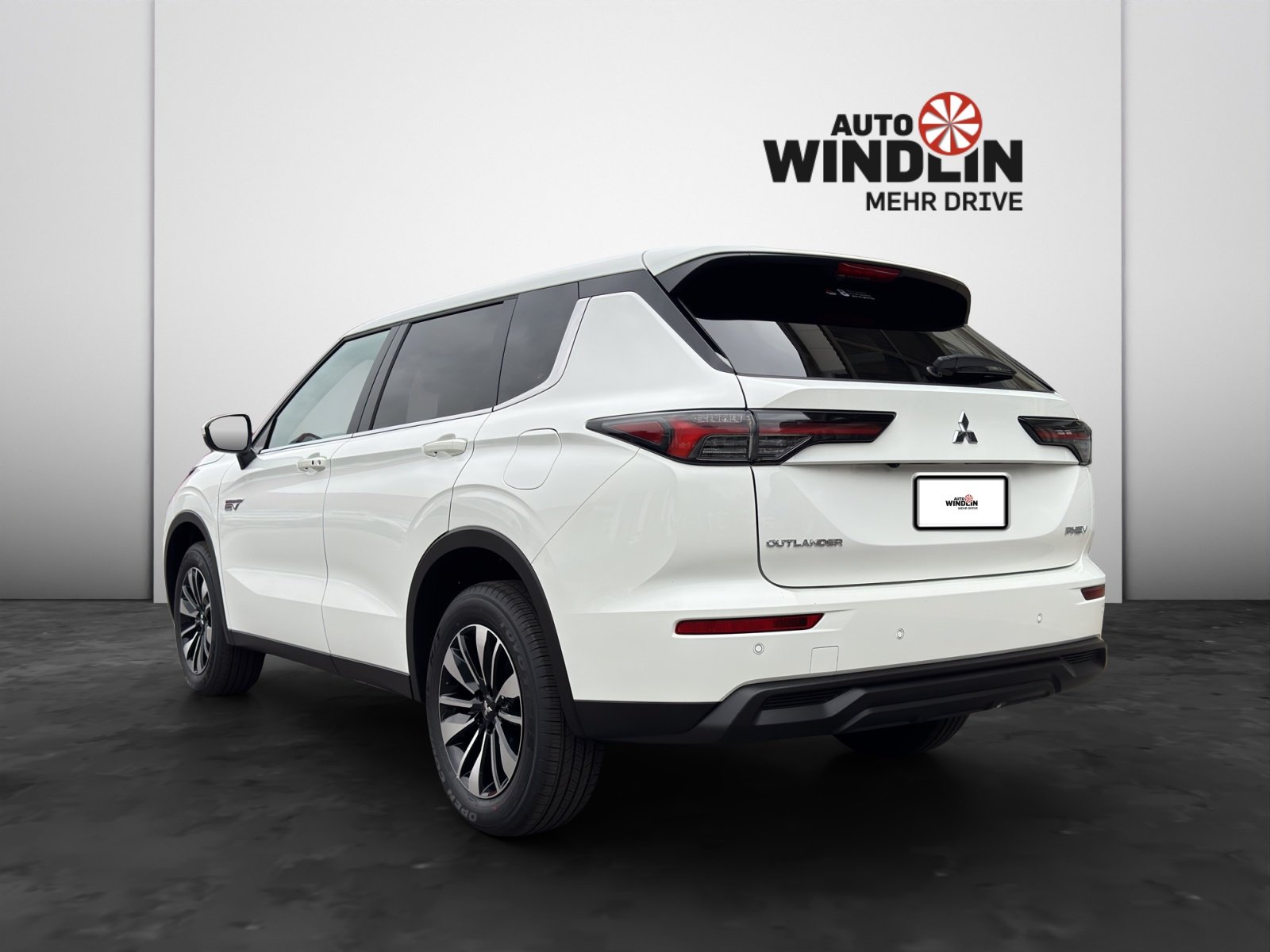 MITSUBISHI Outlander 2.4 PHEV Invite 4x4, Hybride Rechargeable Essence/Électricité, Voiture nouvelle, Automatique - 3