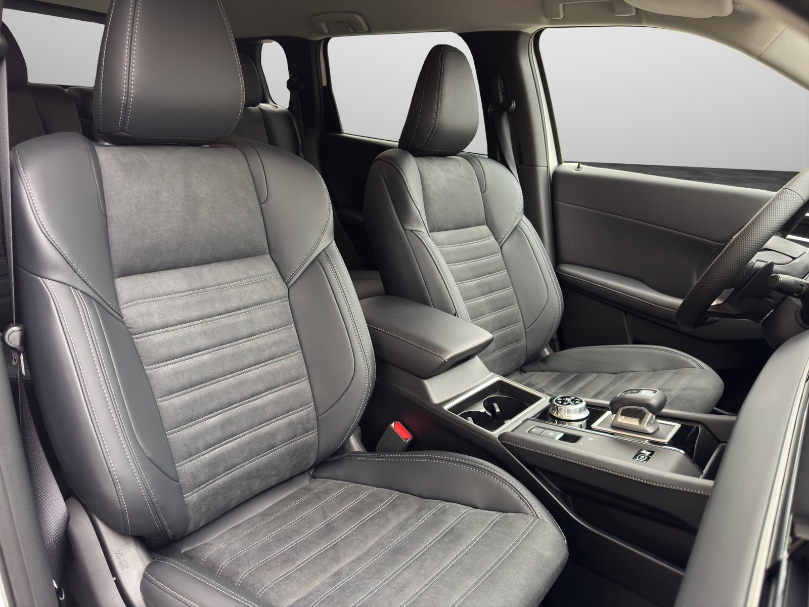 MITSUBISHI Outlander 2.4 PHEV Invite 4x4, Hybride Rechargeable Essence/Électricité, Voiture nouvelle, Automatique - 7