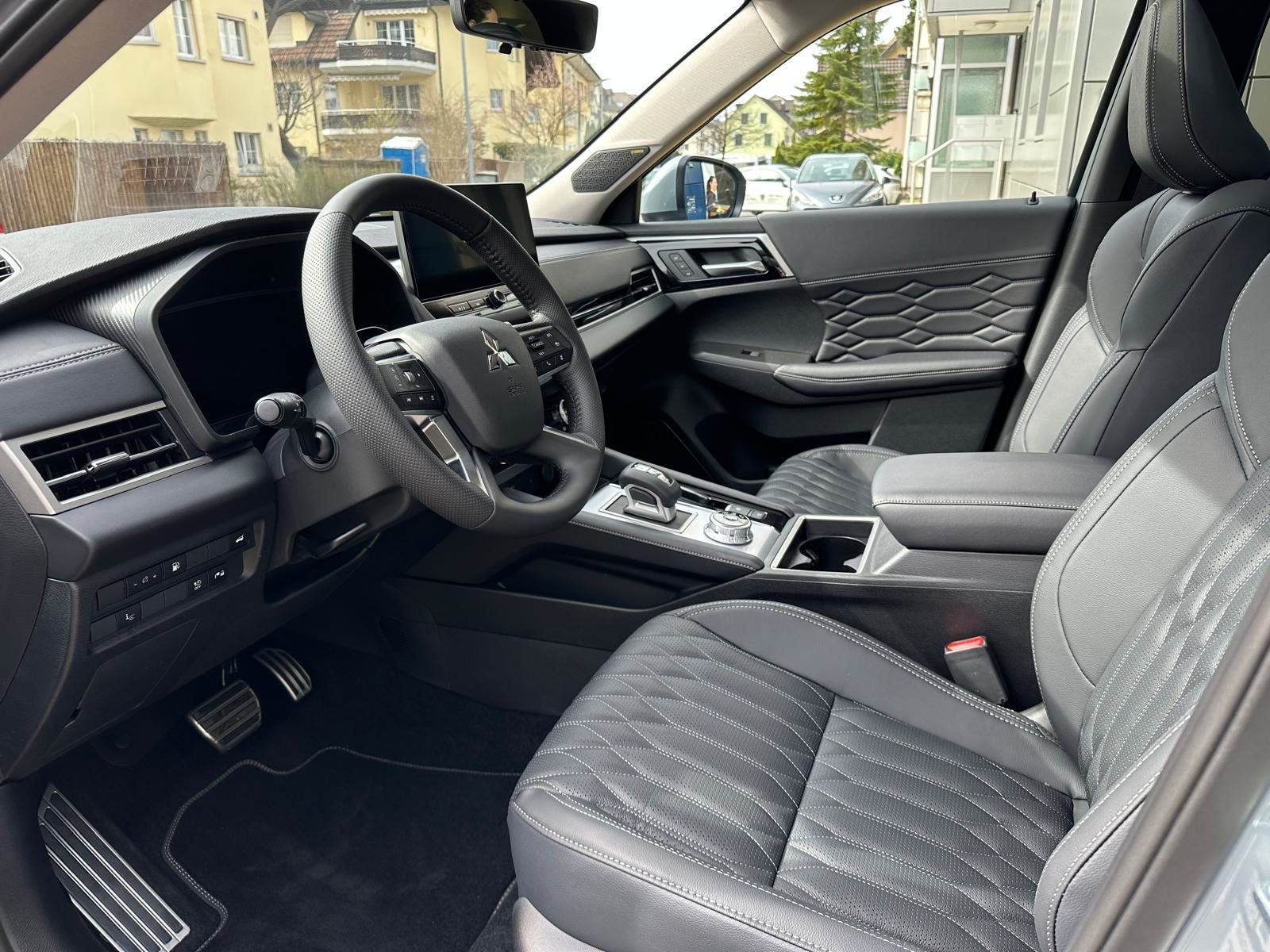 MITSUBISHI Outlander 2.4 PHEV Instyle 4x4, Plug-in-Hybrid Petrol/Electric, New car, Automatic - 6