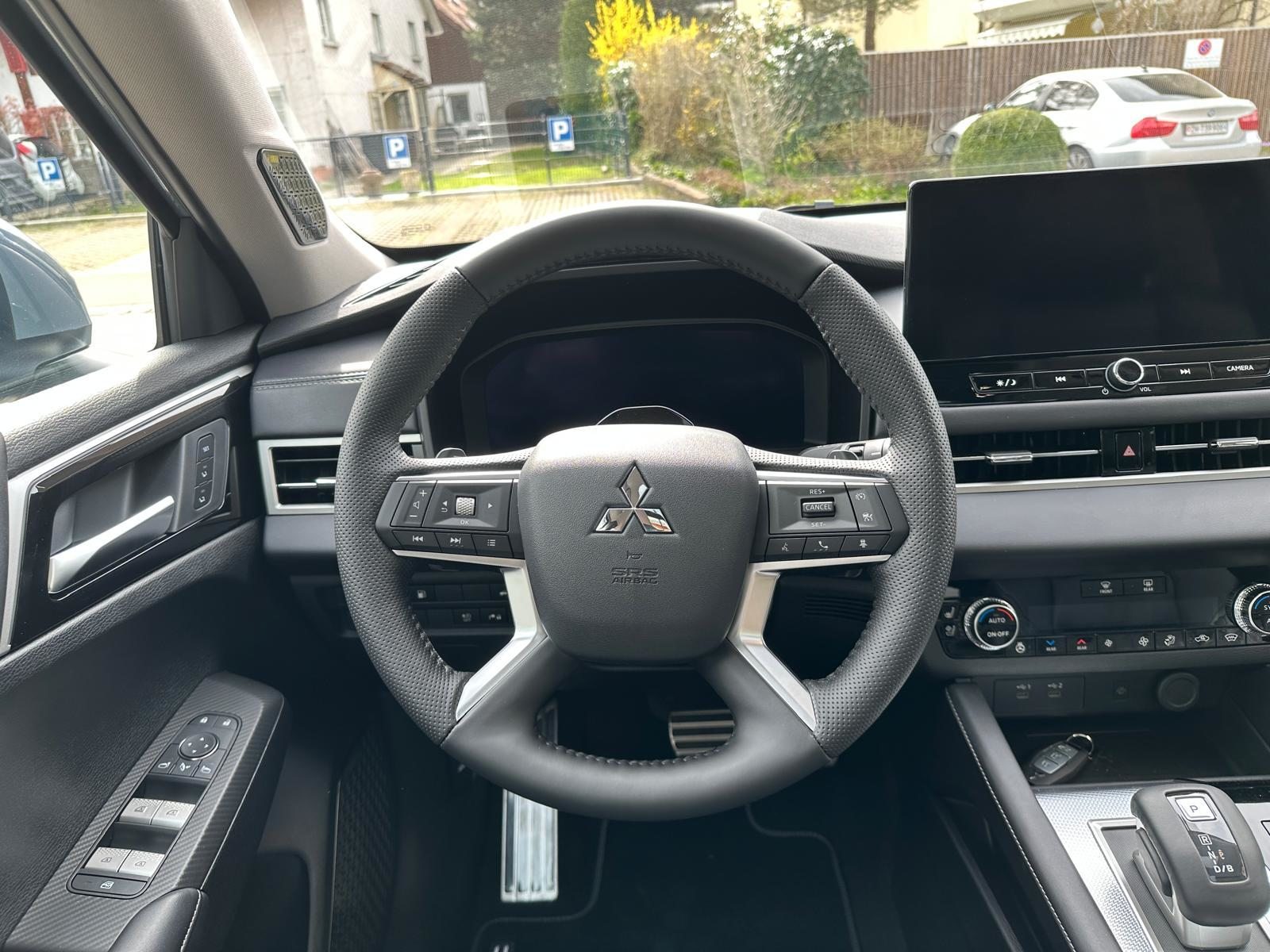 MITSUBISHI Outlander 2.4 PHEV Instyle 4x4, Plug-in-Hybrid Petrol/Electric, New car, Automatic - 7