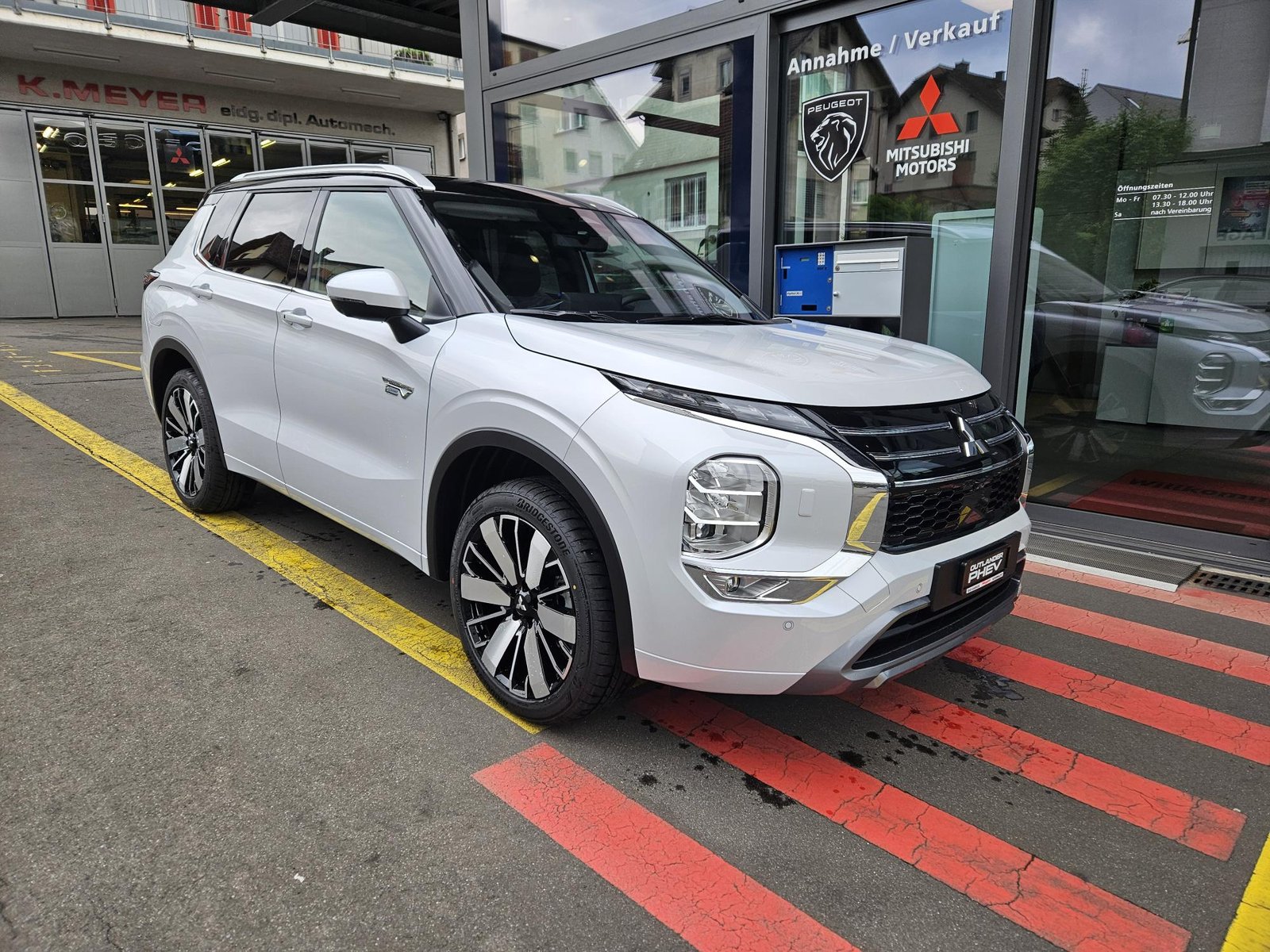 MITSUBISHI Outlander 2.4 PHEV Instyle 4x4