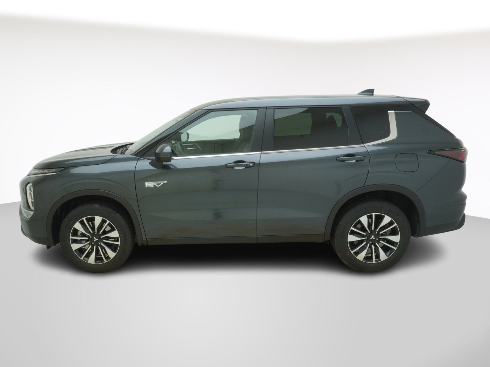 MITSUBISHI Outlander 2.4 PHEV Invite 4x4, Plug-in-Hybrid Benzin/Elektro, Neuwagen, Automatik - 2