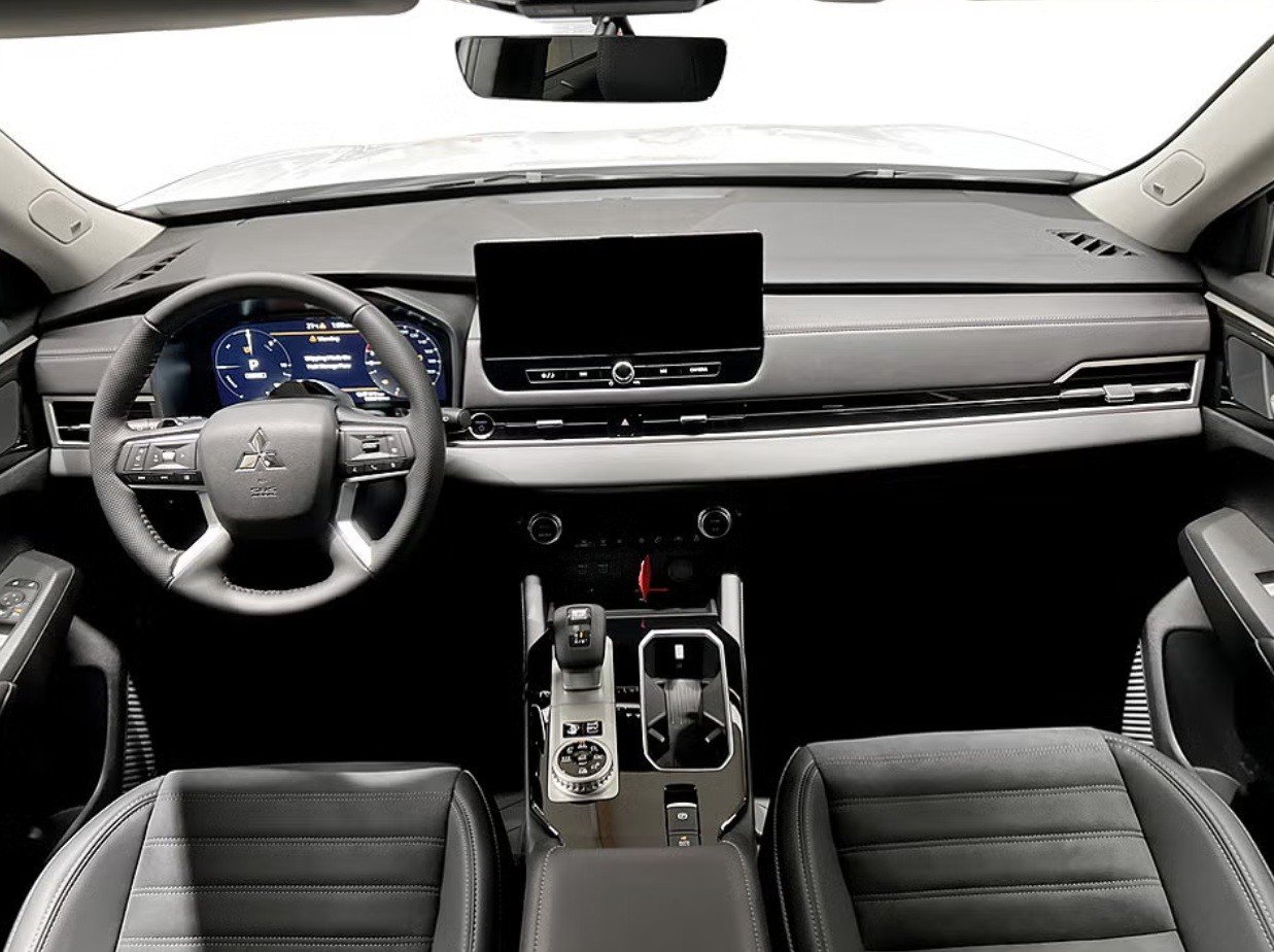MITSUBISHI Outlander PHEV Invite 4WD Automatic, Plug-in-Hybrid Benzina/Elettrica, Auto nuove, Automatico - 5