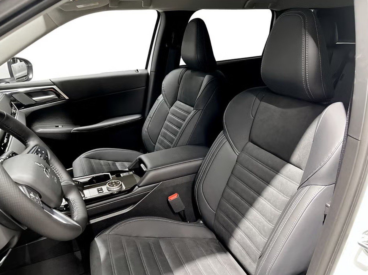 MITSUBISHI Outlander PHEV Invite 4WD Automatic, Plug-in-Hybrid Benzina/Elettrica, Auto nuove, Automatico - 6