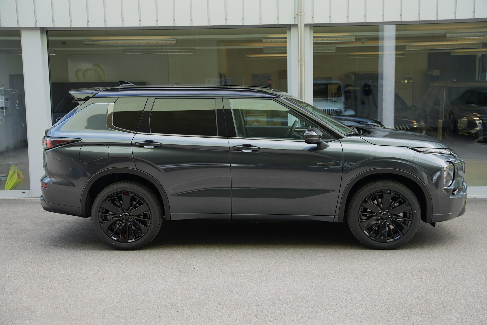MITSUBISHI Outlander 2.4 PHEV Sport 4x4, Plug-in-Hybrid Petrol/Electric, New car, Automatic - 2