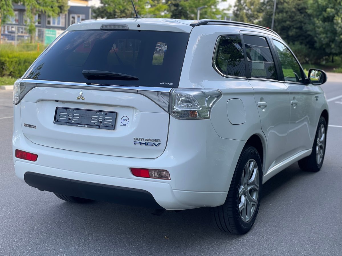 MITSUBISHI Outlander 2.0 PHEV Navigator eAssist, Plug-in-Hybrid Benzina/Elettrica, Occasioni / Usate, Automatico - 4