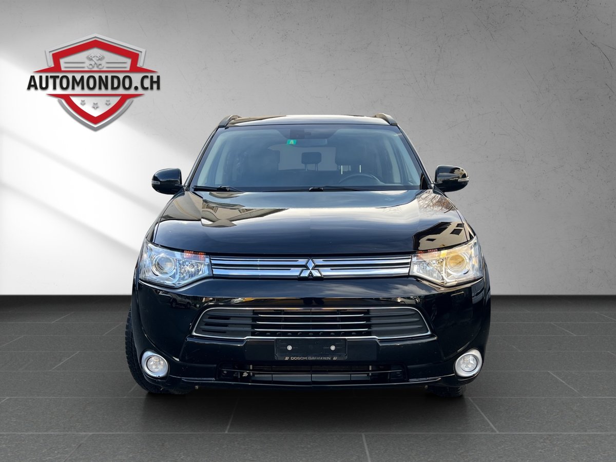 MITSUBISHI Outlander 2.0 PHEV Navigator eAssist, Plug-in-Hybrid Petrol/Electric, Second hand / Used, Automatic - 3