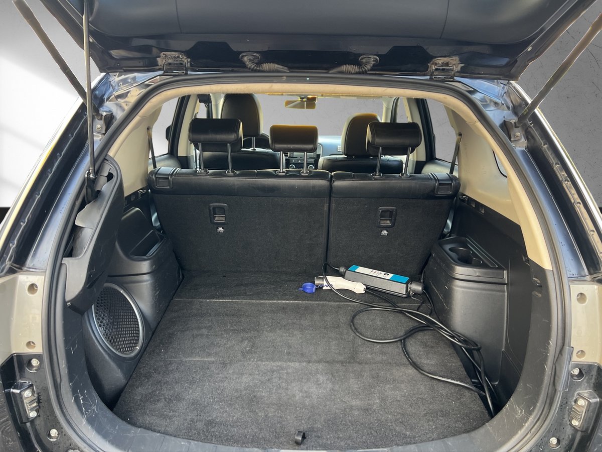 MITSUBISHI Outlander 2.0 PHEV Navigator eAssist, Plug-in-Hybrid Petrol/Electric, Second hand / Used, Automatic - 7