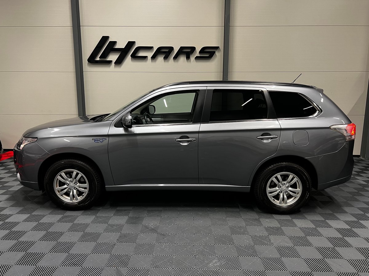 MITSUBISHI Outlander 2.0 PHEV Intense, Hybride Rechargeable Essence/Électricité, Occasion / Utilisé, Automatique - 2