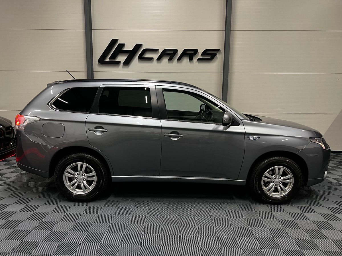 MITSUBISHI Outlander 2.0 PHEV Intense, Hybride Rechargeable Essence/Électricité, Occasion / Utilisé, Automatique - 3