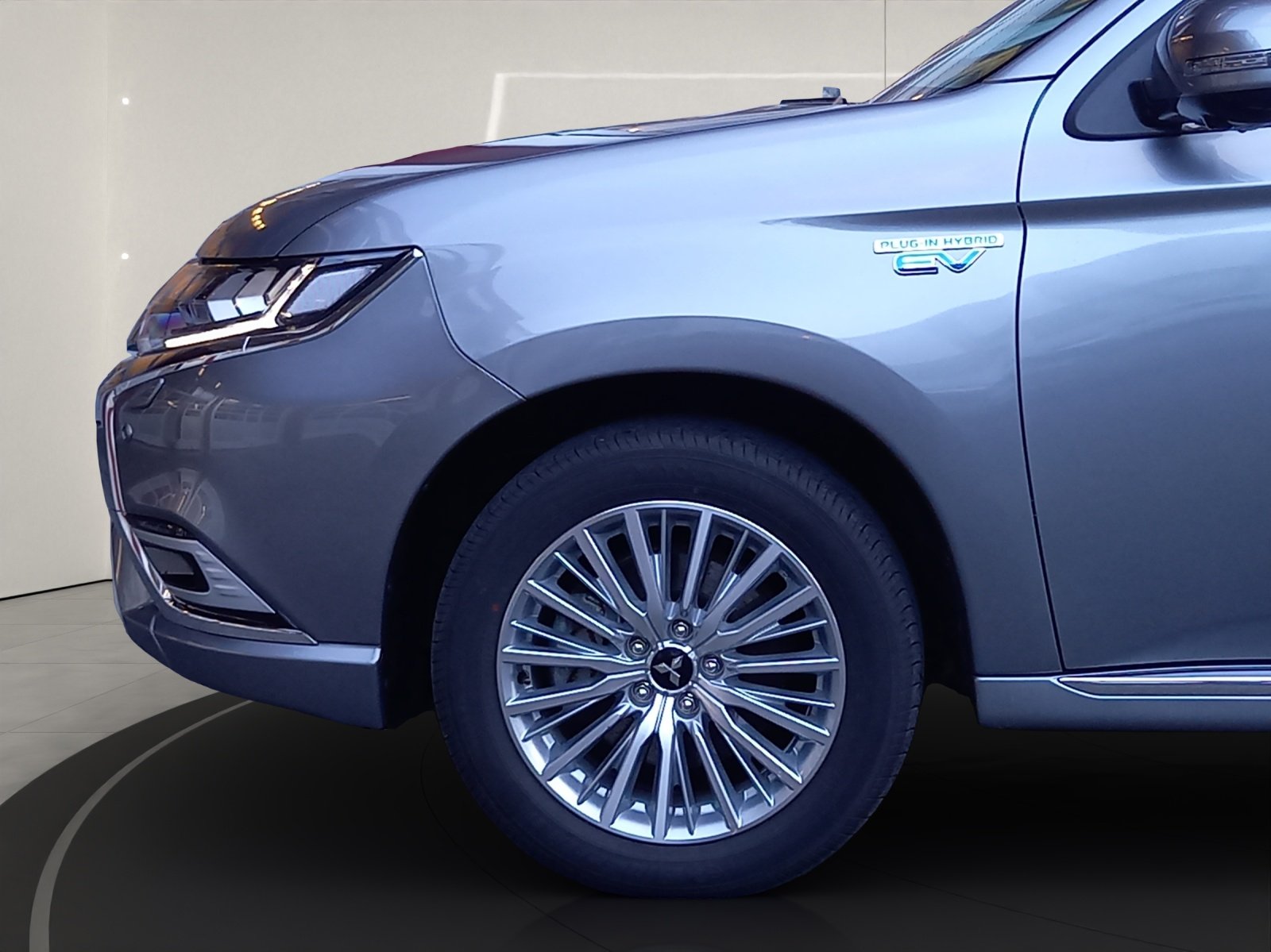 MITSUBISHI Outlander 2.4 PHEV Diamond, Hybride Rechargeable Essence/Électricité, Occasion / Utilisé, Automatique - 4