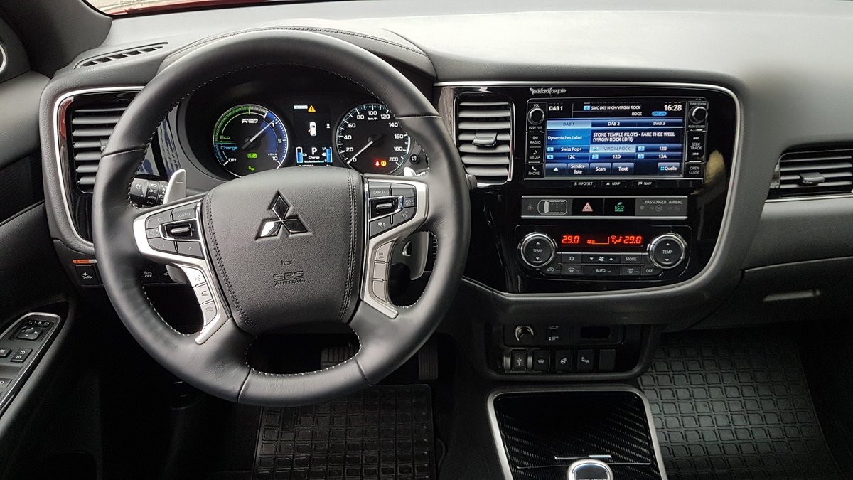 MITSUBISHI Outlander PHEV S-Edition, Plug-in-Hybrid Benzin/Elektro, Occasion / Gebraucht, Automatik - 4