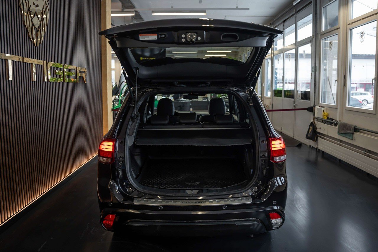 MITSUBISHI Outlander 2.4 PHEV Style 4WD Automatic, Plug-in-Hybrid Benzin/Elektro, Occasion / Gebraucht, Automatik - 5