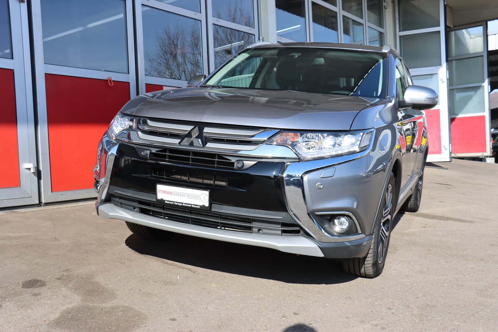 MITSUBISHI Outlander 2.2 DID Diamond 4WD Automatic, Diesel, Occasion / Gebraucht, Automatik - 2