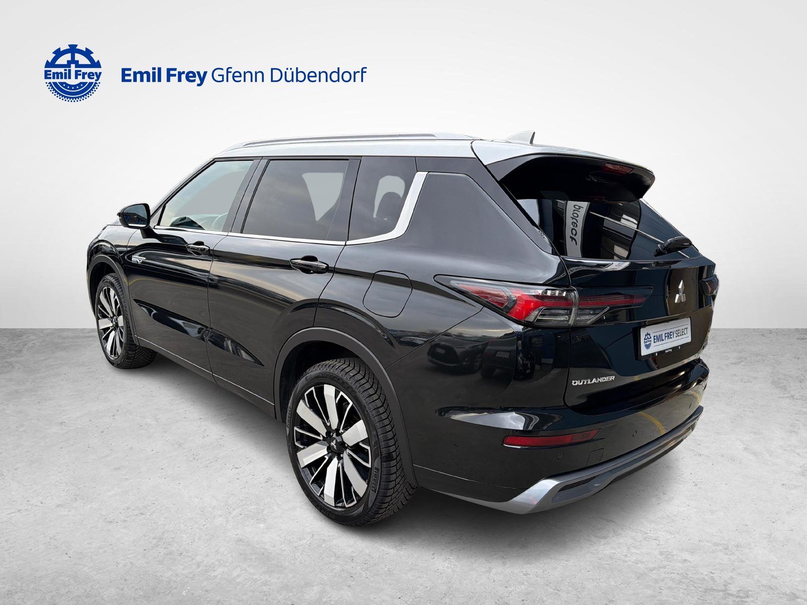 MITSUBISHI Outlander 2.4 PHEV Instyle 4x4, Plug-in-Hybrid Benzin/Elektro, Occasion / Gebraucht, Automatik - 3
