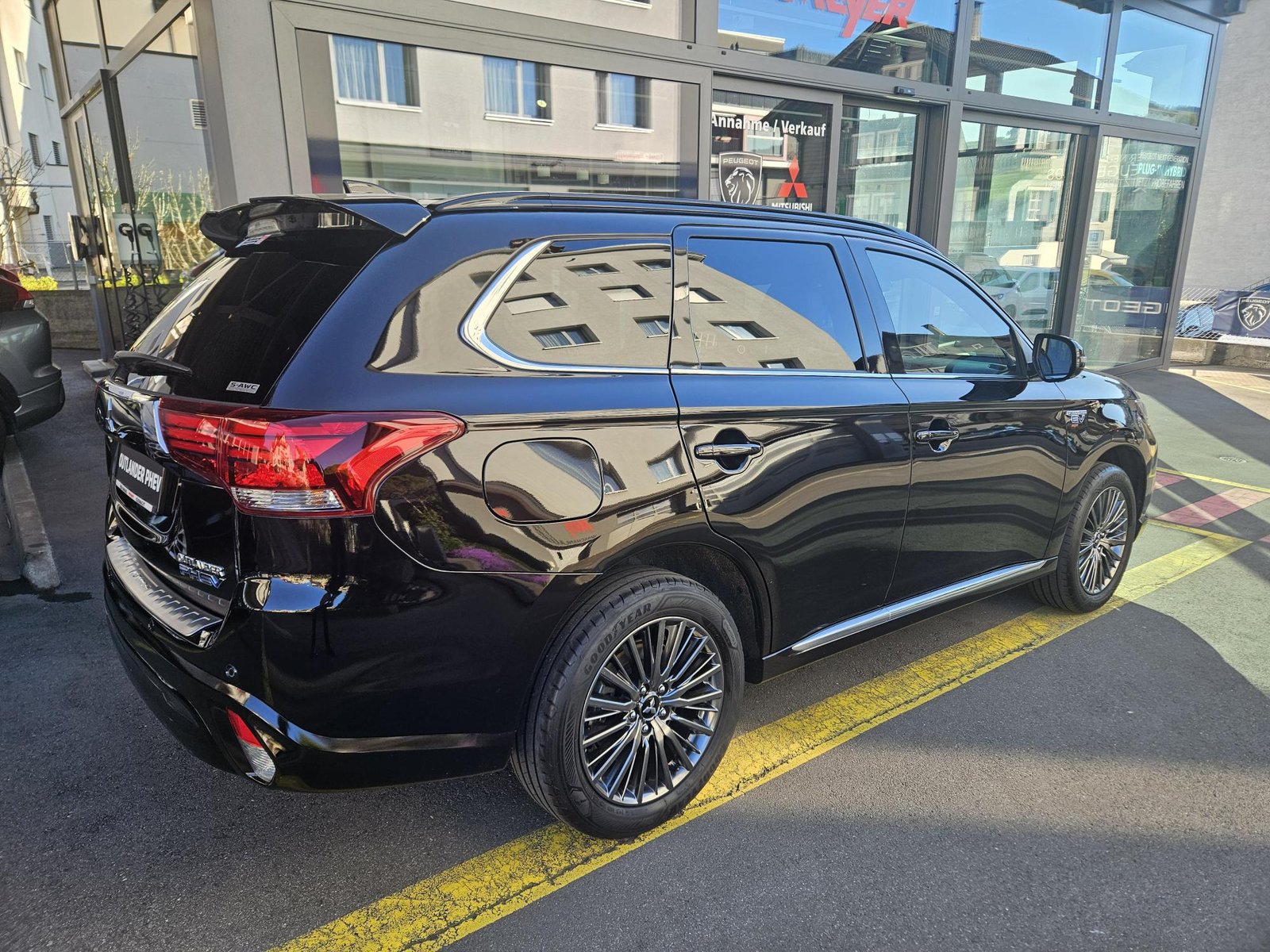 MITSUBISHI Outlander 2.4 PHEV Diamond S-Edition, Plug-in-Hybrid Benzina/Elettrica, Occasioni / Usate, Automatico - 4