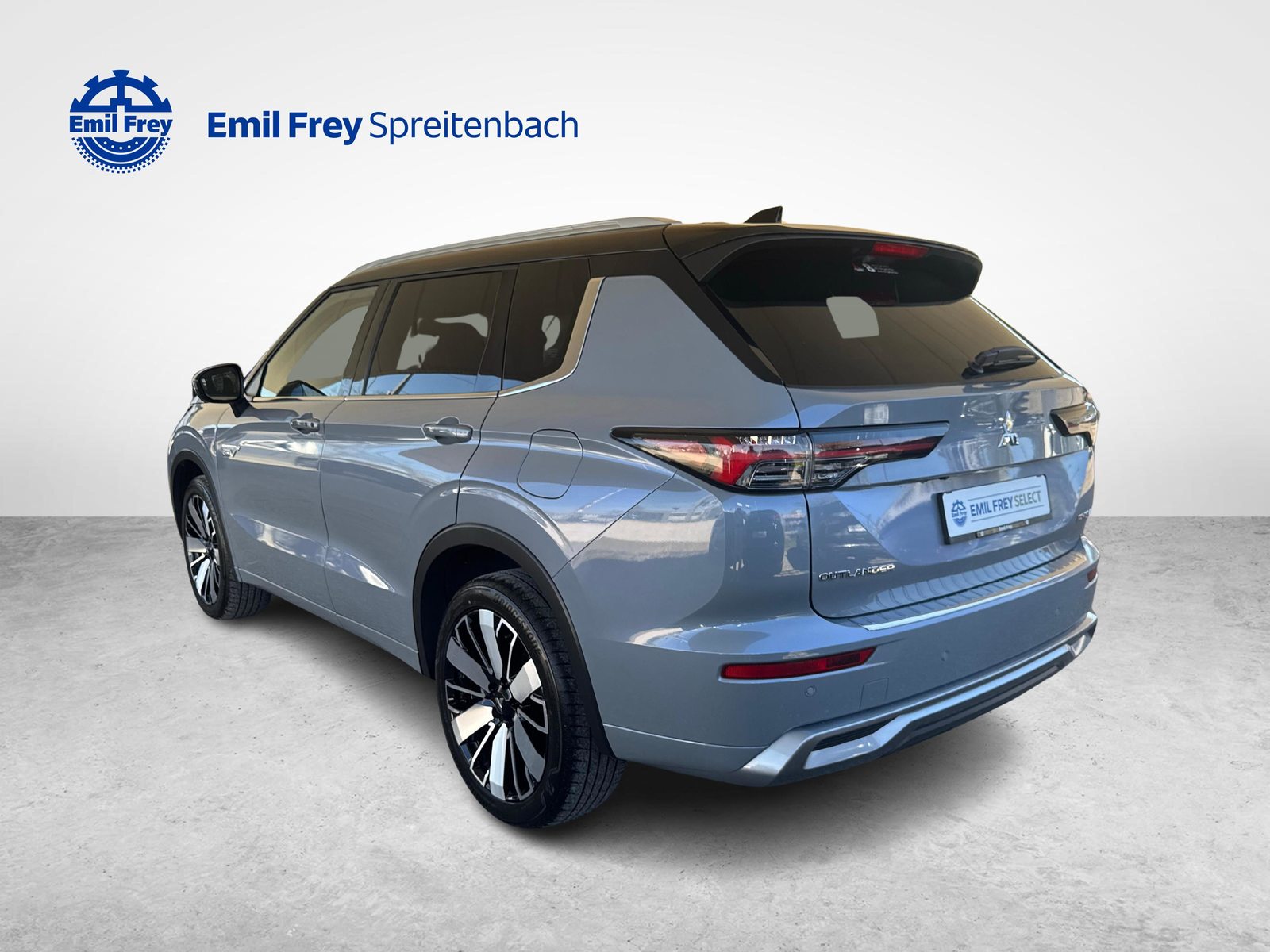 MITSUBISHI Outlander 2.4 PHEV Instyle 4x4 / Jetzt mit attraktivem 1.9% , Plug-in-Hybrid Petrol/Electric, Second hand / Used, Automatic - 3