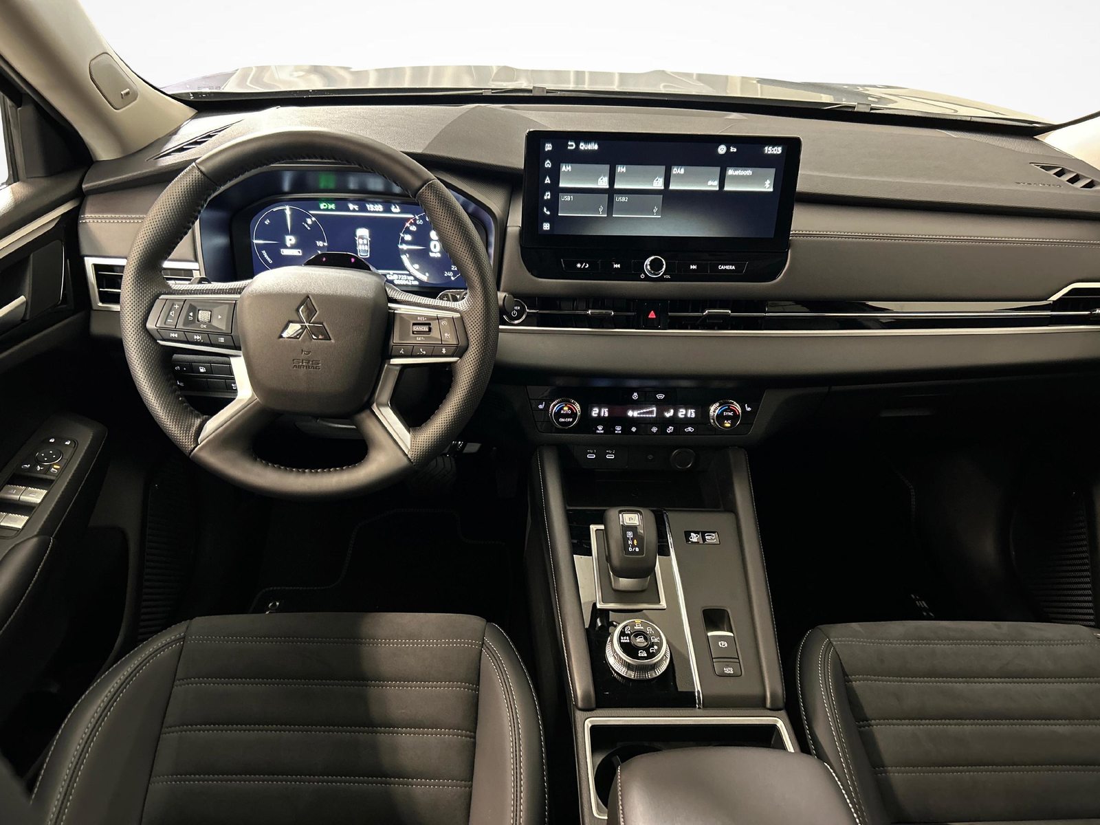 MITSUBISHI Outlander 2.4 PHEV Intense 4x4, Plug-in-Hybrid Benzin/Elektro, Occasion / Gebraucht, Automatik - 7