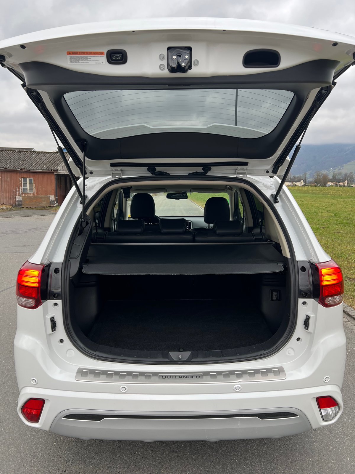 MITSUBISHI OUTLANDER 2.4 PHEV Style 4WD Automatic, Plug-in-Hybrid Petrol/Electric, Second hand / Used, Automatic - 6
