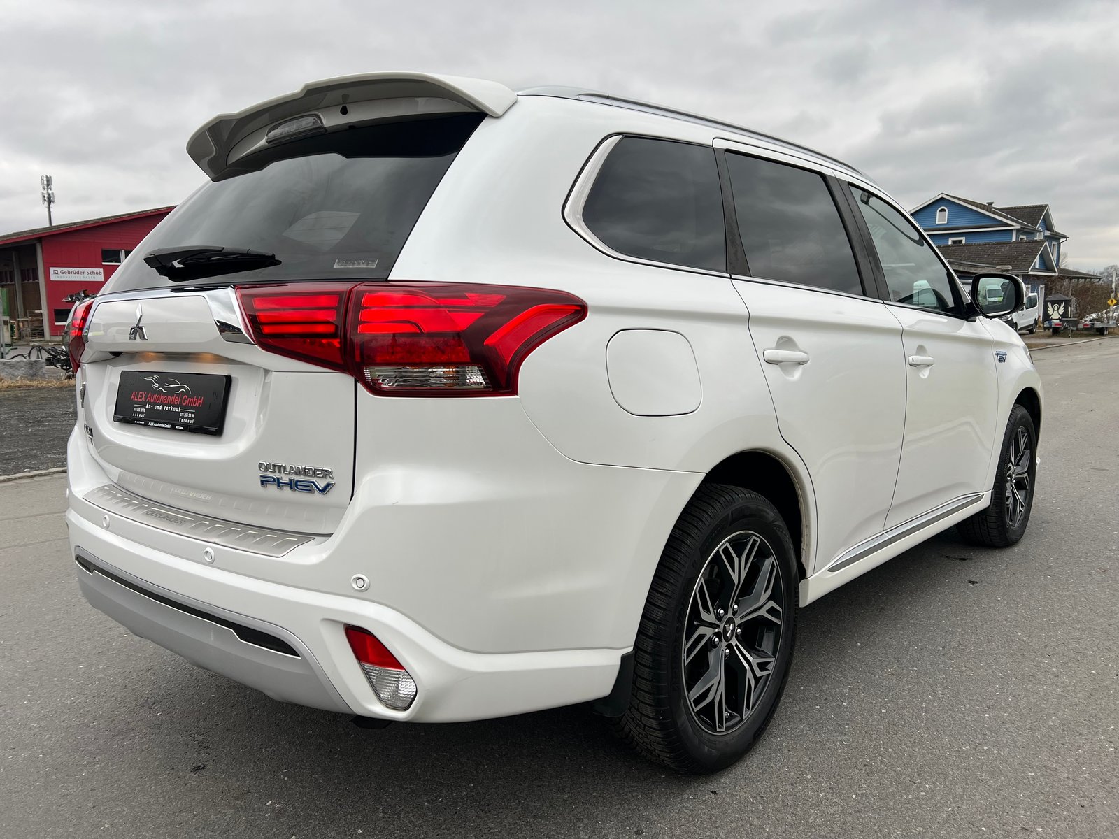 MITSUBISHI OUTLANDER 2.4 PHEV Style 4WD Automatic, Plug-in-Hybrid Petrol/Electric, Second hand / Used, Automatic - 7