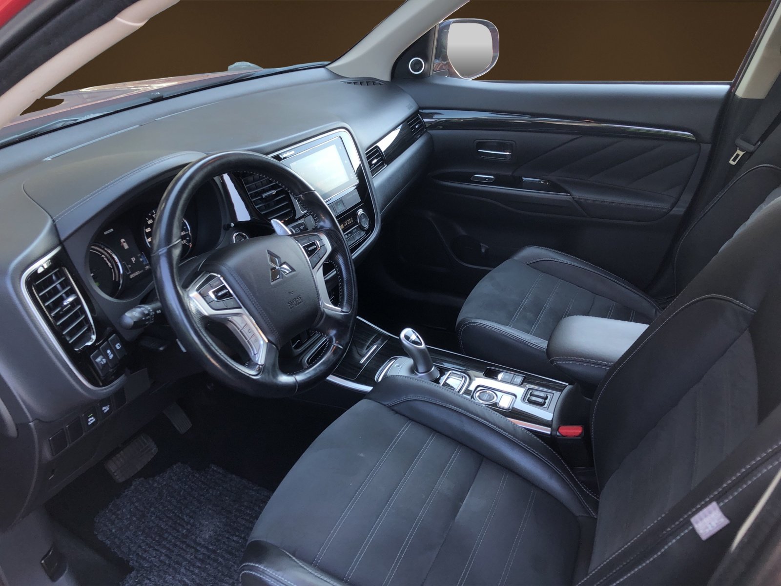 MITSUBISHI Outlander 2.0 PHEV Style, Hybride Rechargeable Essence/Électricité, Occasion / Utilisé, Automatique - 5