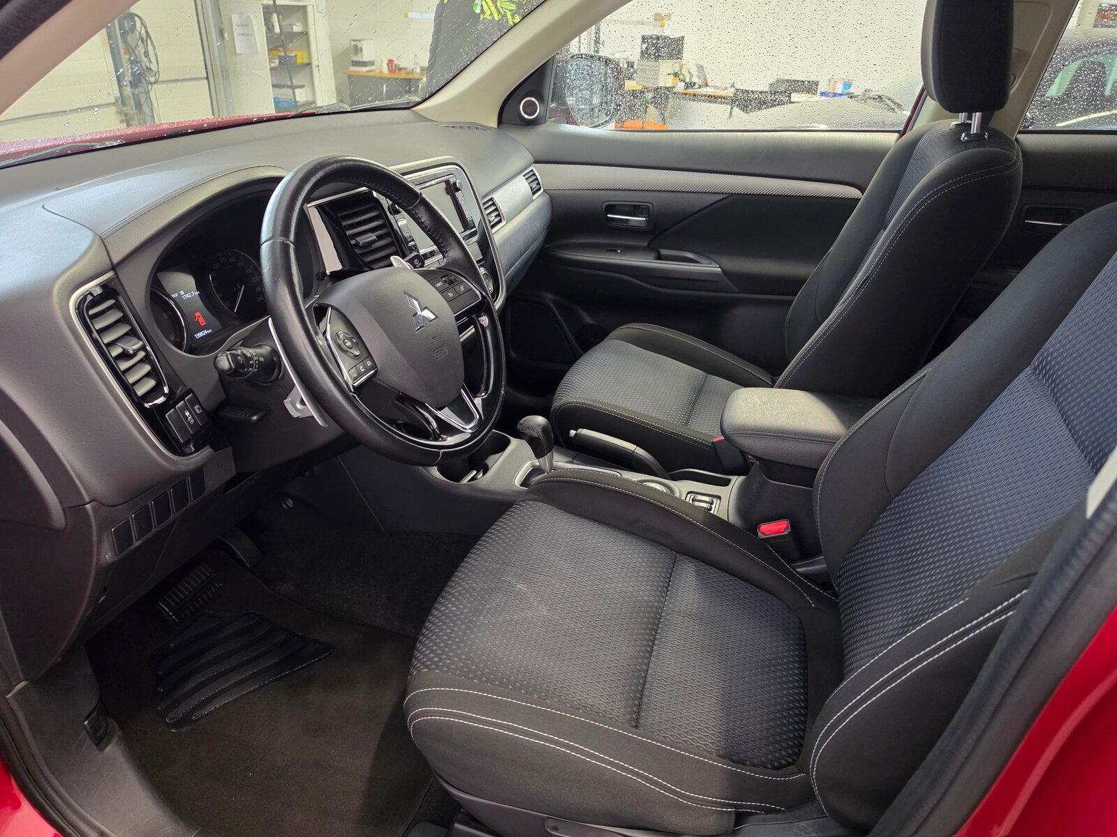 MITSUBISHI Outlander 2.2 DID Style 4WD Automatic 7 Sitzplät, Diesel, Second hand / Used, Automatic - 4