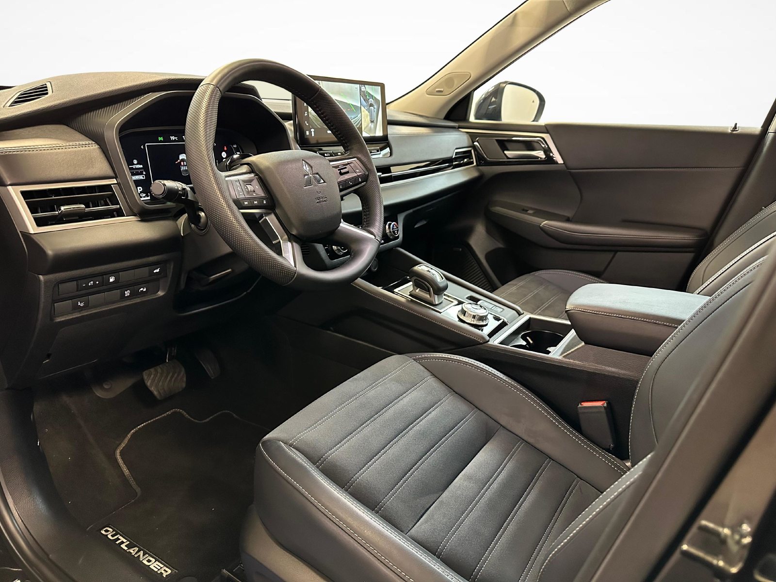 MITSUBISHI Outlander 2.4 PHEV Intense 4x4, Plug-in-Hybrid Benzina/Elettrica, Occasioni / Usate, Automatico - 4