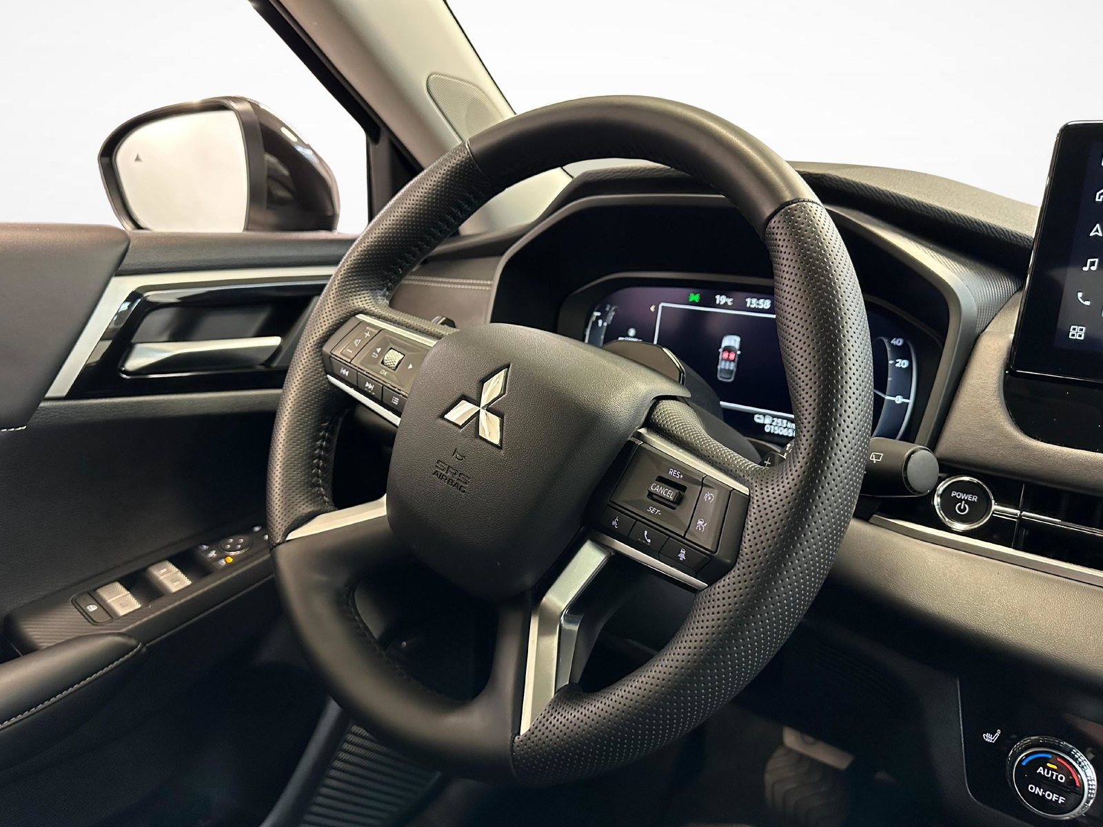 MITSUBISHI Outlander 2.4 PHEV Intense 4x4, Plug-in-Hybrid Benzina/Elettrica, Occasioni / Usate, Automatico - 7