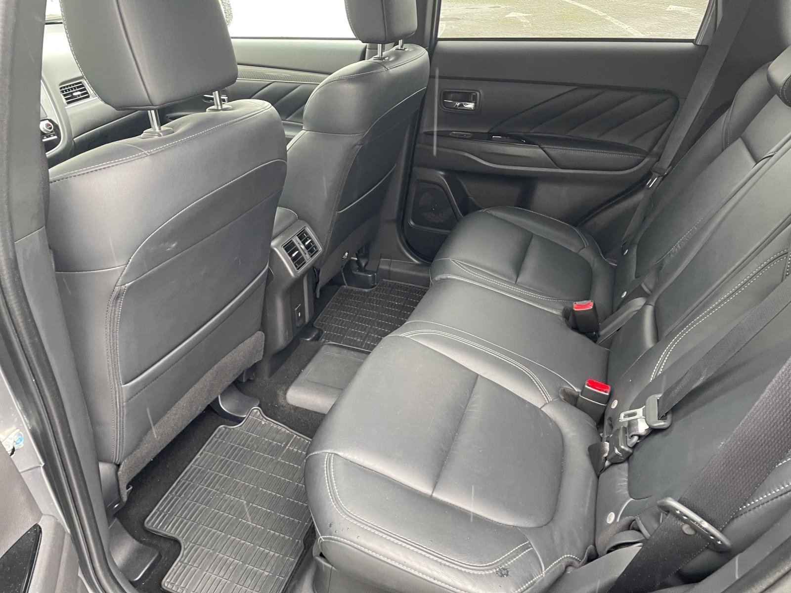 MITSUBISHI Outlander 2.4 PHEV Diamond, Plug-in-Hybrid Benzin/Elektro, Occasion / Gebraucht, Automatik - 7