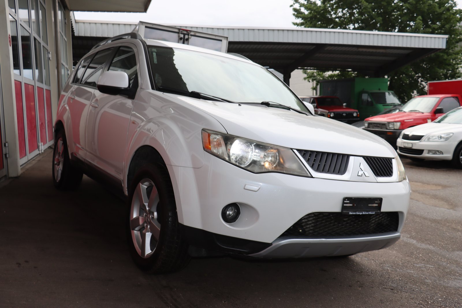 MITSUBISHI Outlander 2.0 DID Intense 4WD, Diesel, Second hand / Used, Manual - 4