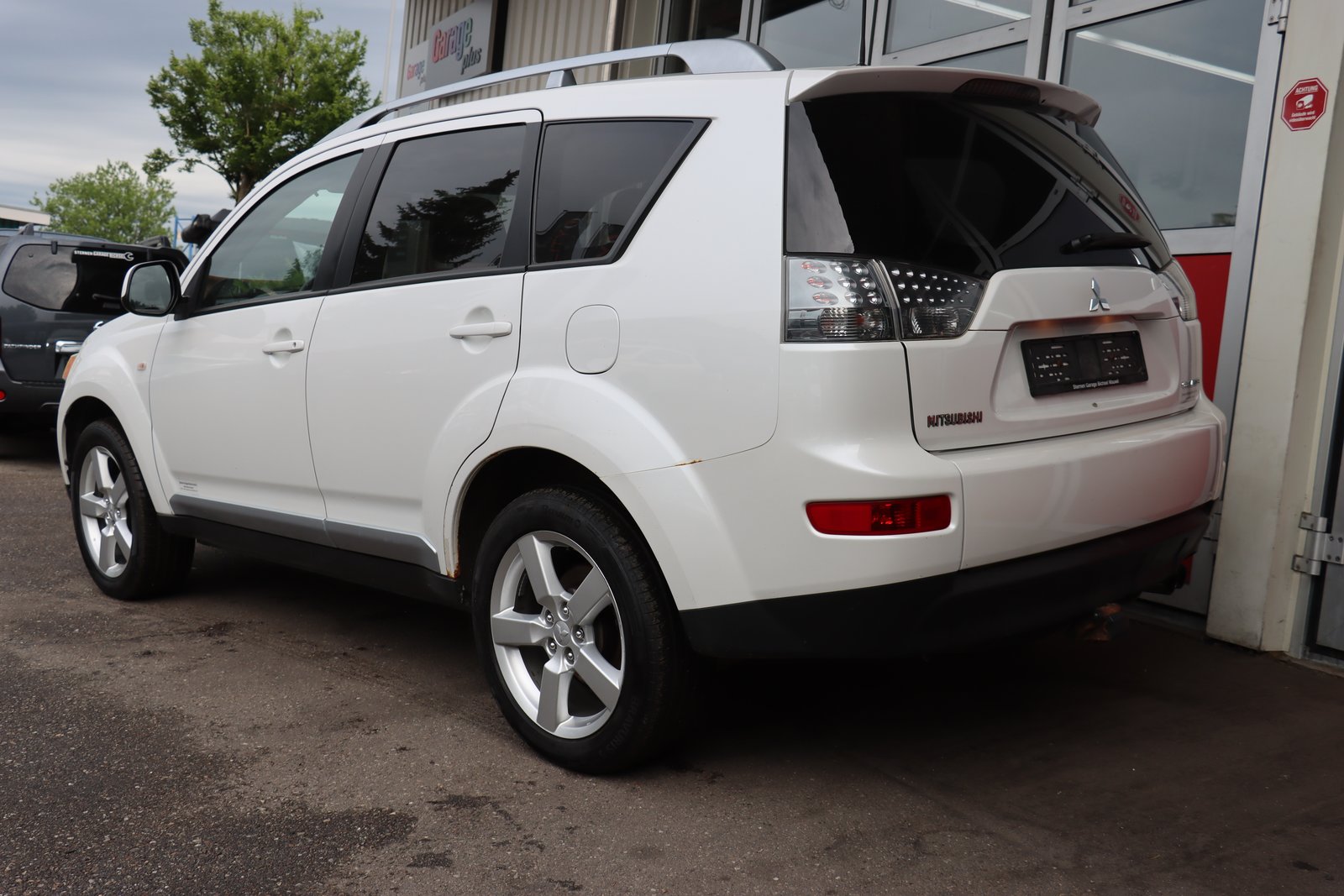 MITSUBISHI Outlander 2.0 DID Intense 4WD, Diesel, Second hand / Used, Manual - 6