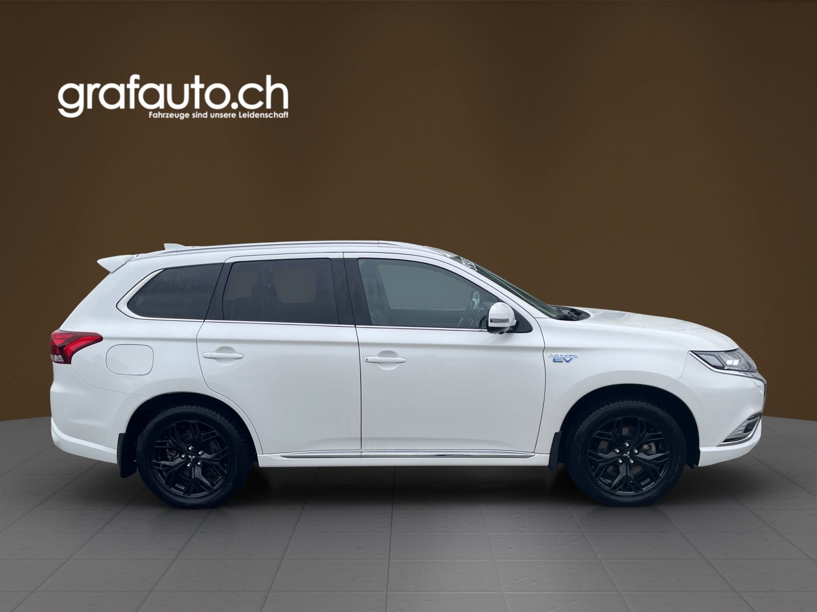 MITSUBISHI Outlander 2.4 PHEV Diamond, Plug-in-Hybrid Petrol/Electric, Second hand / Used, Automatic - 3