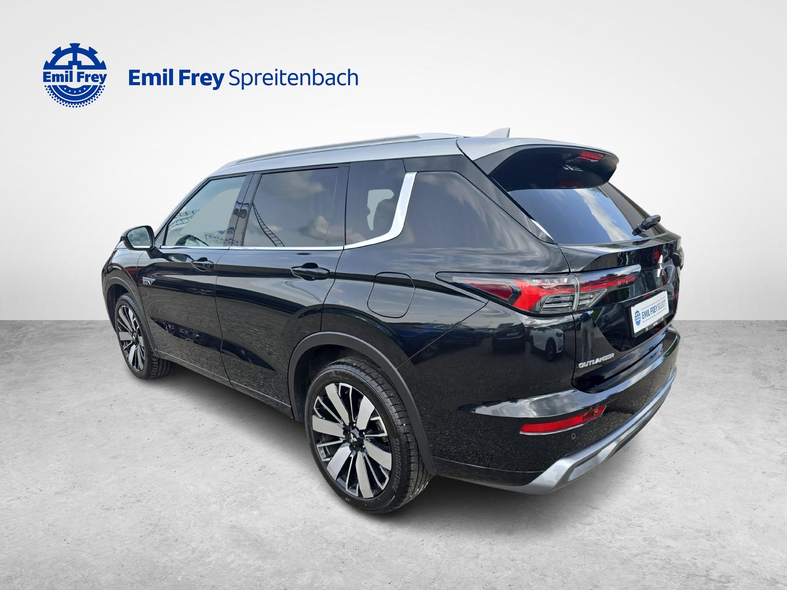 MITSUBISHI Outlander 2.4 PHEV Instyle 4x4 / ab 3,9% Leasing bei Abschlu, Plug-in-Hybrid Petrol/Electric, Second hand / Used, Automatic - 3