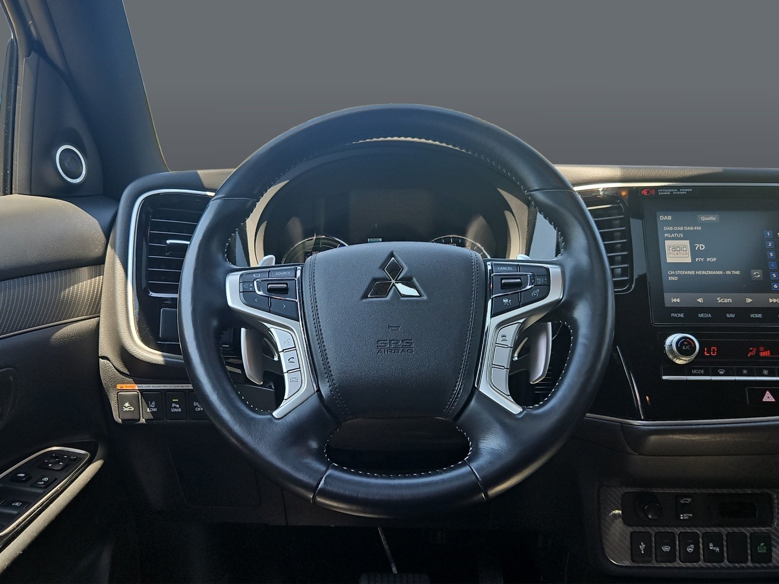 MITSUBISHI Outlander 2.4 PHEV Diamond 4WD Automat inkl. AHK, Plug-in-Hybrid Benzin/Elektro, Occasion / Gebraucht, Automatik - 7